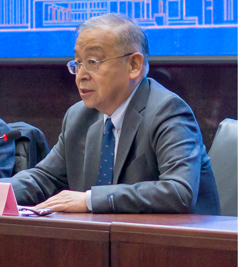 教授主持,天津财经大学法学院院长张勤教授向参加会议的各位专家,学者